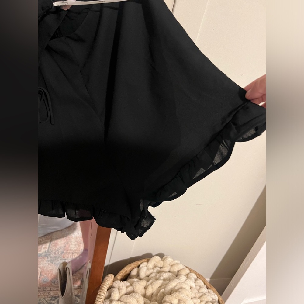 Never Worn Lulu’s Dreams Plans One-Shoulder Cutout Romper - Picture 6 of 8